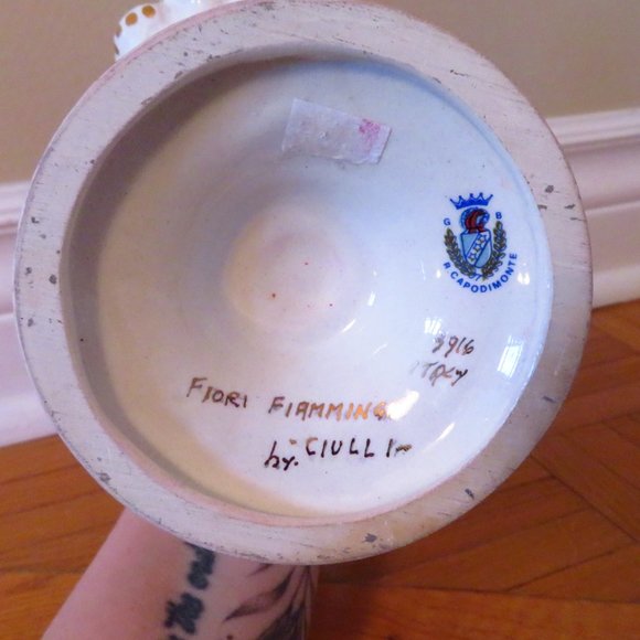 Vintage Capodimonte teapot fiori fiamminghi by Ciulli 1900 ,made in Italy, hand - Picture 9 of 10